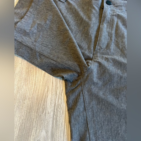 NWT ZeroXposur Sz 40 Slate Gray Stretch Travel Shorts - Flat Front - Zip Pocket - Picture 8 of 15
